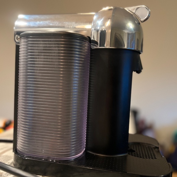 Nespresso VertuoLine Coffee Machine - Excellent Condition - Picture 3 of 4